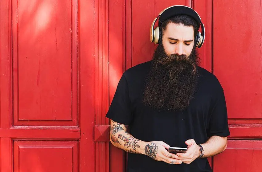 What are the benefits of using a free temporary email?